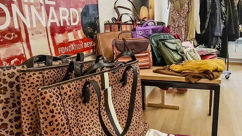 famnet fb fossil boutique (1)