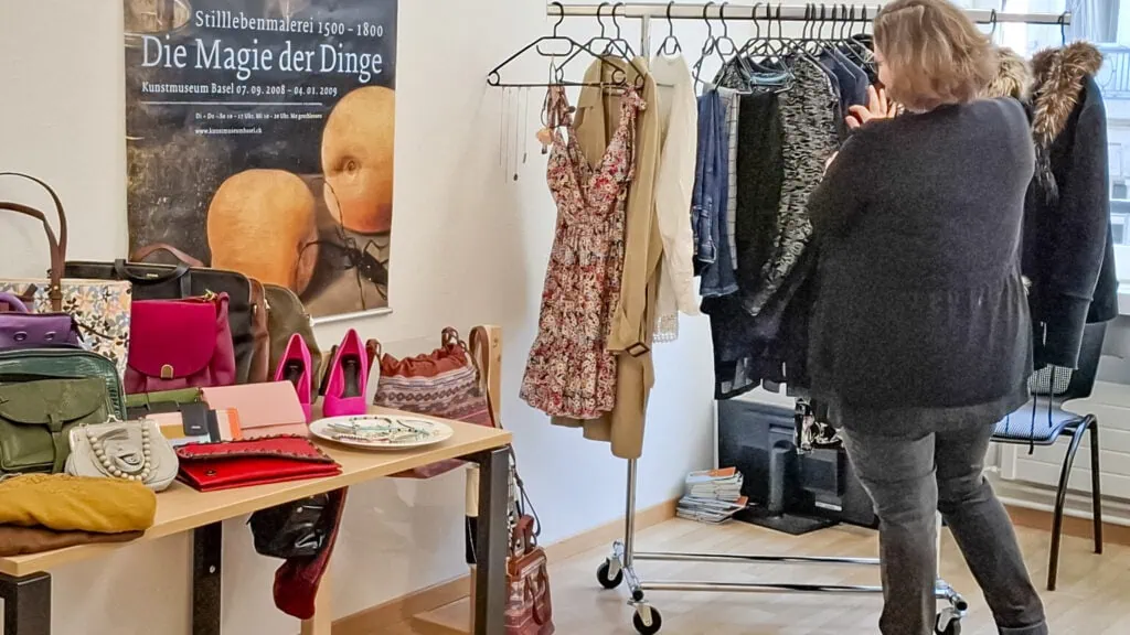 famnet fb fossil boutique (4)